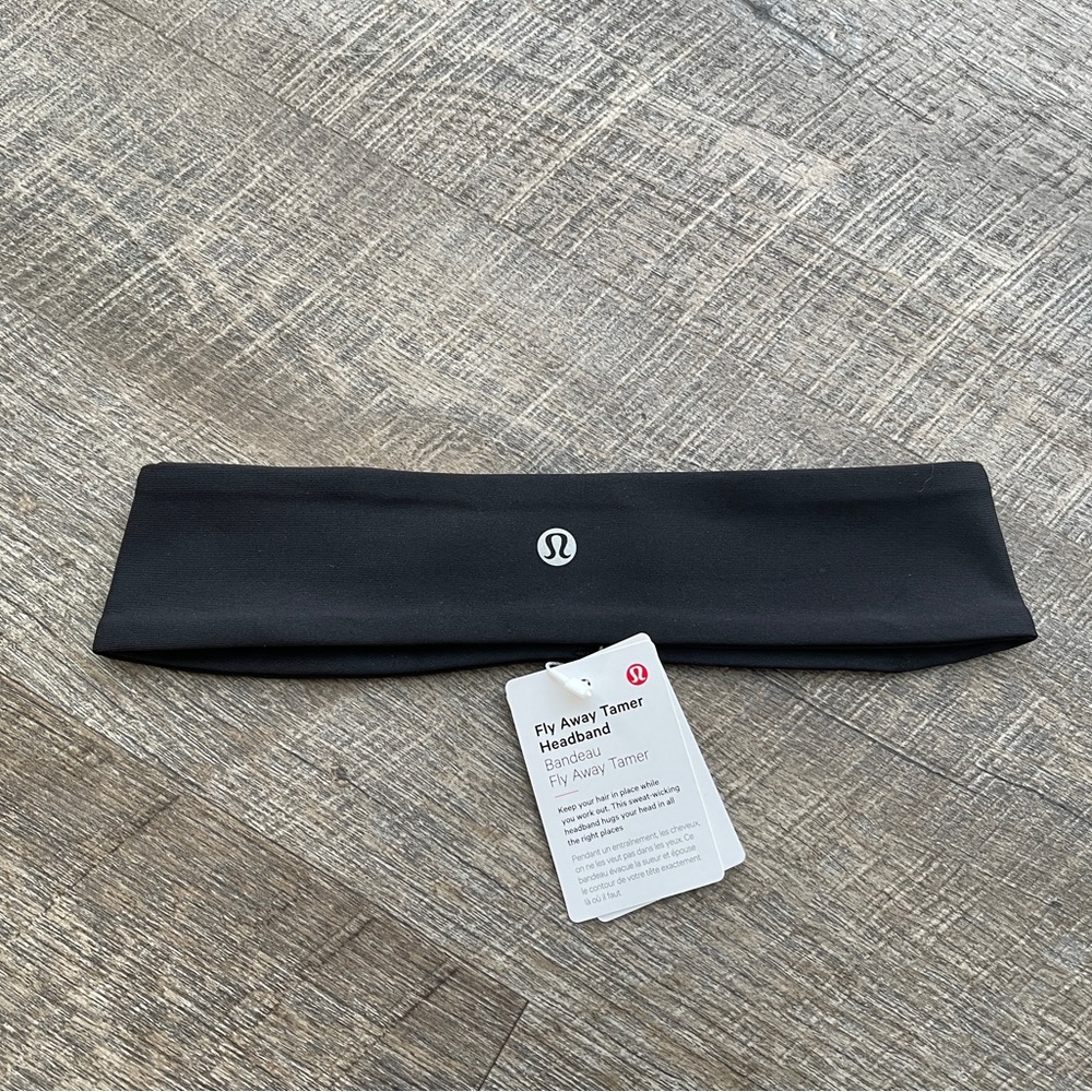 Lululemon Fly Away Tamer Headband